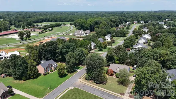 2107 Heath Lake DR, Mint Hill, NC 28227