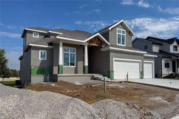 21938 W 99th TER, Lenexa, KS 66220