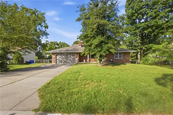6710 N Baltimore AVE, Gladstone, MO 64118