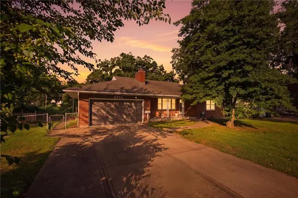 6710 N Baltimore AVE, Gladstone, MO 64118