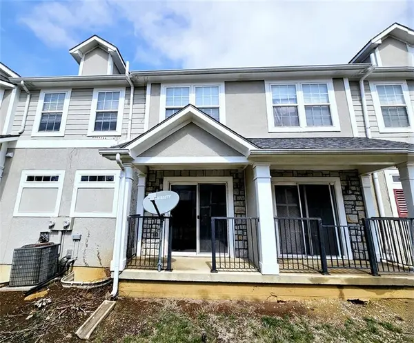1002 N Findley ST, Olathe, KS 66061