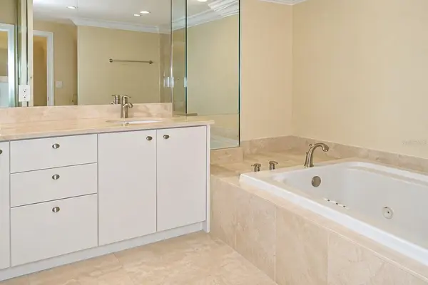 16500 COLLINS AVE #956, Sunny Isles Beach, FL 33160
