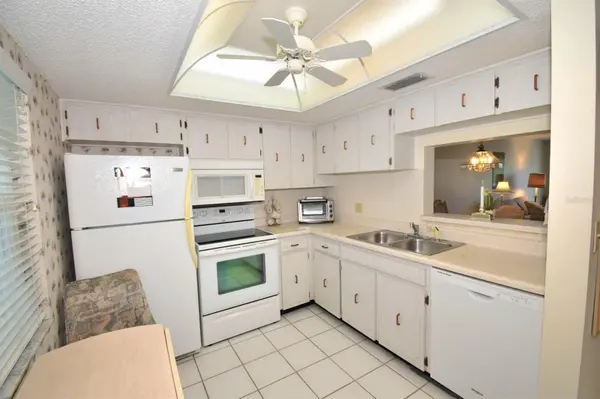 948 VIRGINIA ST #210, Dunedin, FL 34698