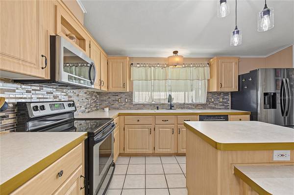 36731 TARA AVE, Zephyrhills, FL, 33542 photo 11