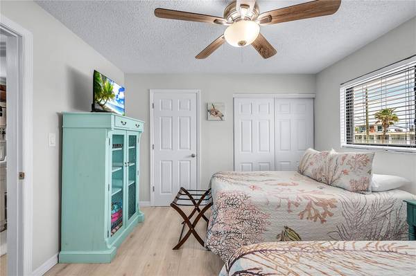 8470 W GULF BLVD #210, Treasure Island, FL, 33706 photo 28