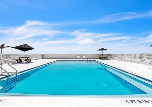 8470 W GULF BLVD #210, Treasure Island, FL 33706