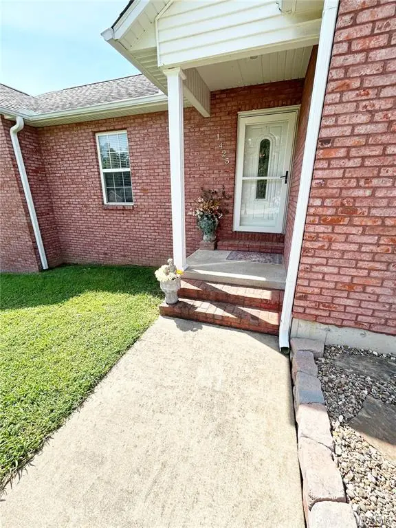 1425 Jennifer DR, Jackson, MO 63755
