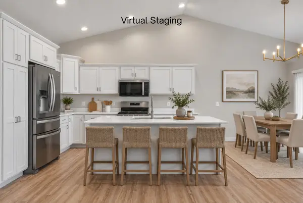 4 FRANK CT, Leclaire, IA 52753