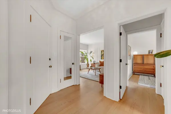 846 Hinman AVE #2, Evanston, IL 60202