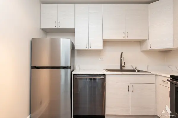 655 W Irving Park RD #2305, Chicago, IL 60613