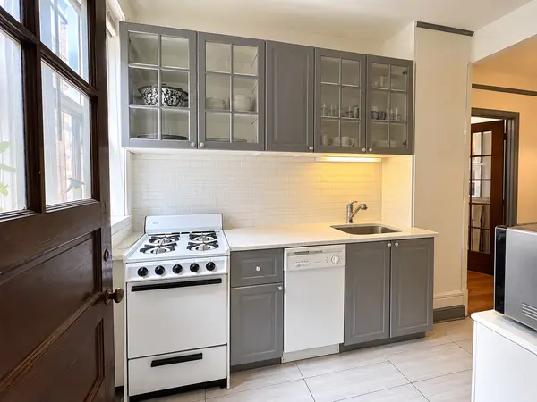 1218 W Jarvis AVE #2N, Chicago, IL 60626