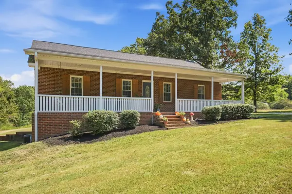 1072 Claylick Rd, White Bluff, TN 37187