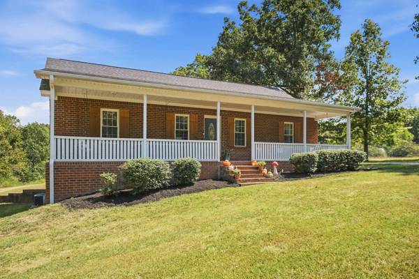 1072 Claylick Rd, White Bluff, TN 37187