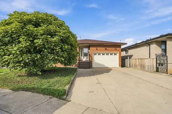 42 Lasila CT, Hamilton, ON L9C 7B6