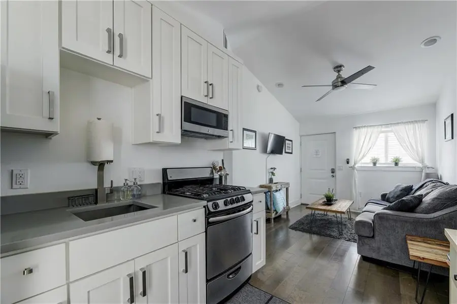 1126 1/2 Chicon ST #2, Austin, TX 78702