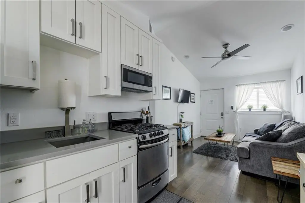 1126 1/2 Chicon ST #2, Austin, TX 78702