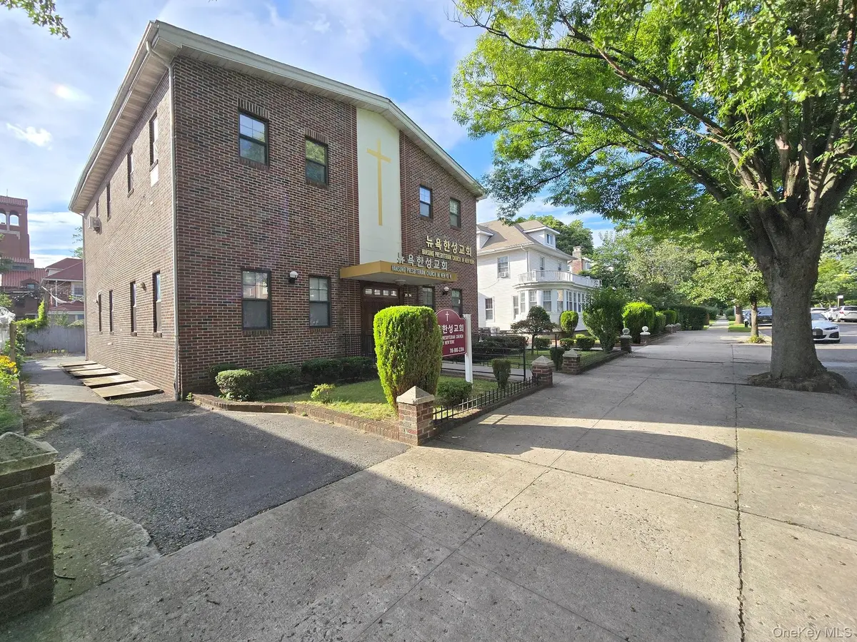 355662 159th ST, Flushing, NY 11358