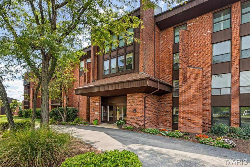 585 Coeur De Royale DR #306, Creve Coeur, MO 63141