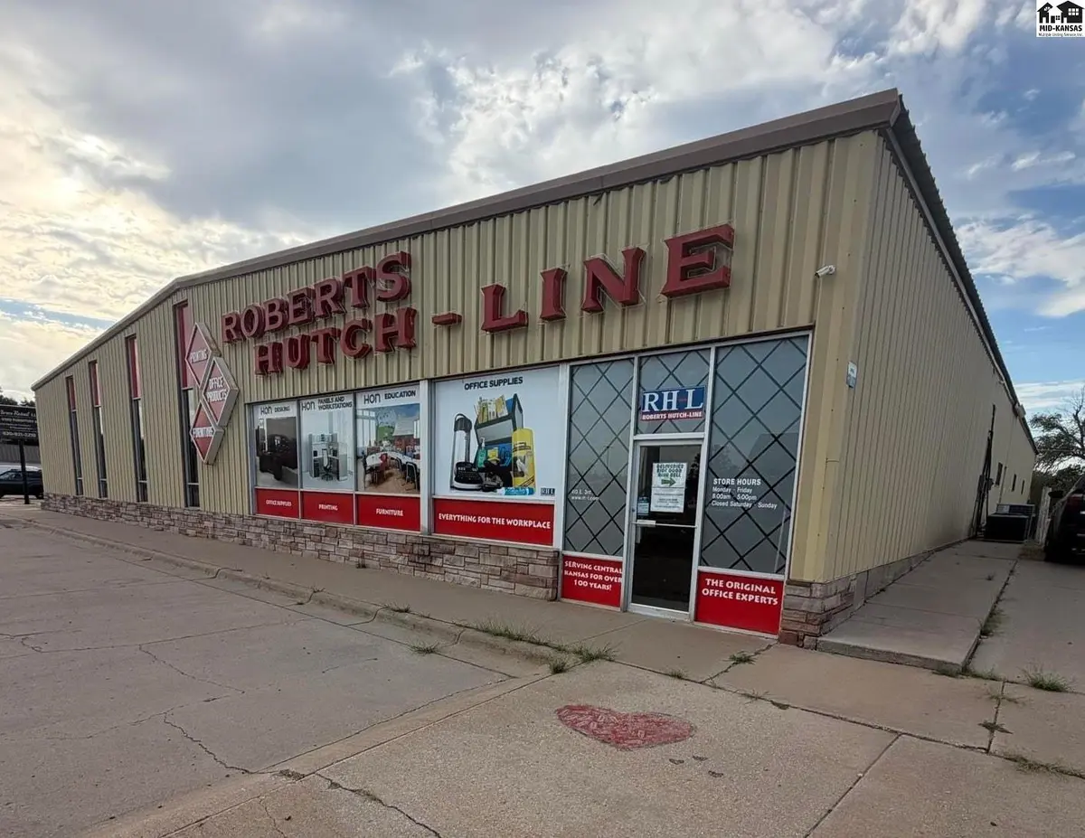 413 E 3rd Ave, Hutchinson, KS 67501