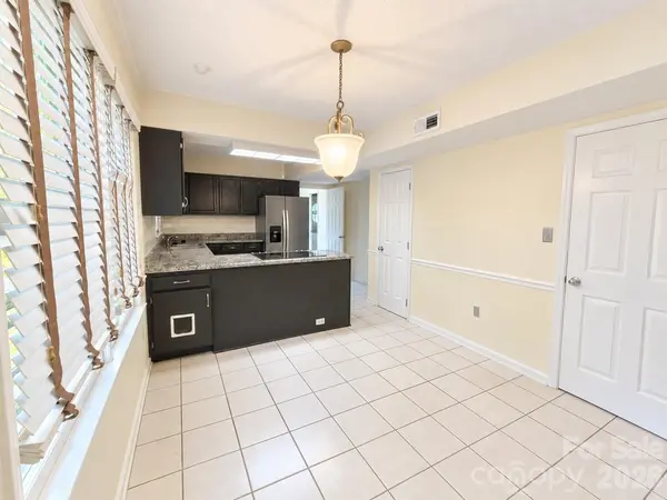 1425 Longbrook DR, Charlotte, NC 28270