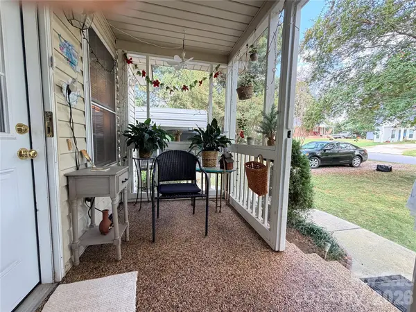 522 19th ST SW, Hickory, NC 28602