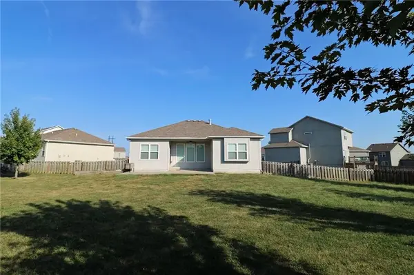 702 Andy CT, Belton, MO 64012