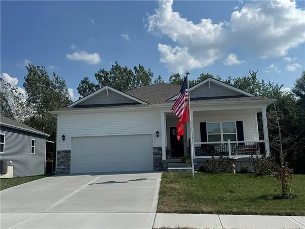 11013 East Ridge CT, Peculiar, MO 64078