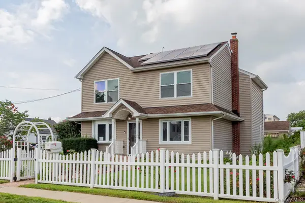 305 S Strong AVE, Copiague, NY 11726