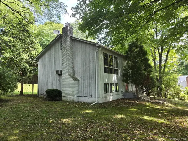17 Franklin DR, Mahopac, NY 10541
