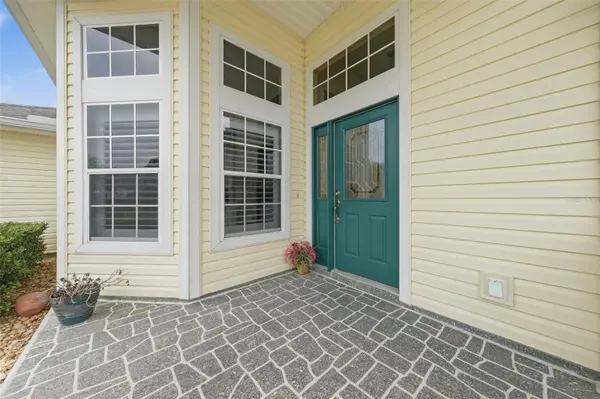 5596 FREEPORT DR, Tavares, FL 32778