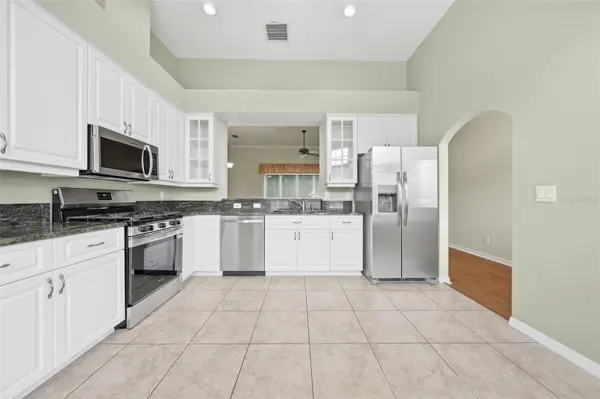 5596 FREEPORT DR, Tavares, FL 32778