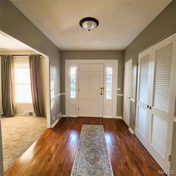 1406 Rosedale LN, Poplar Bluff, MO 63901
