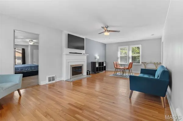 3510 Marshall AVE, St Louis, MO 63114