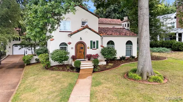 260 Blackmer PL, Webster Groves, MO 63119