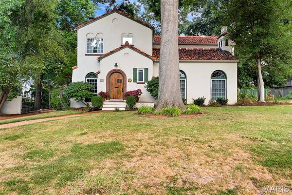 260 Blackmer PL, Webster Groves, MO 63119