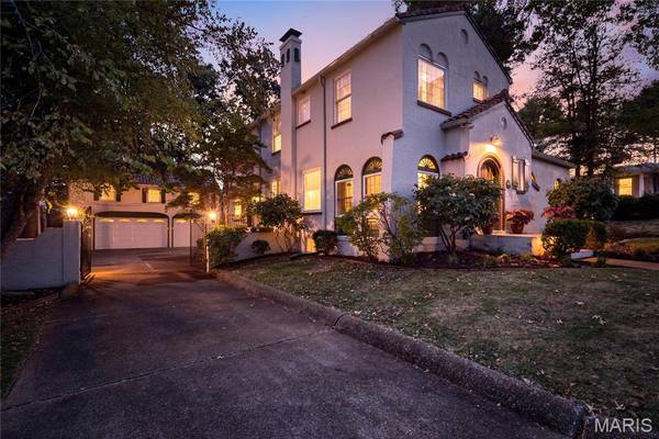 260 Blackmer PL, Webster Groves, MO 63119