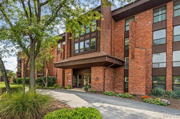 585 Coeur De Royale DR #306, Creve Coeur, MO 63141