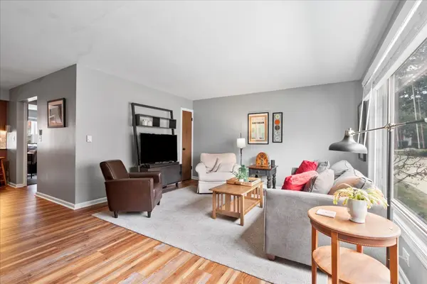 1450 Plymouth PL #1E, Glenview, IL 60025
