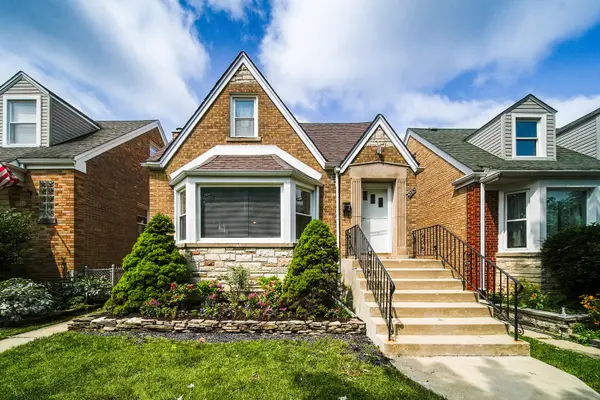 3230 N Neva AVE, Chicago, IL 60634