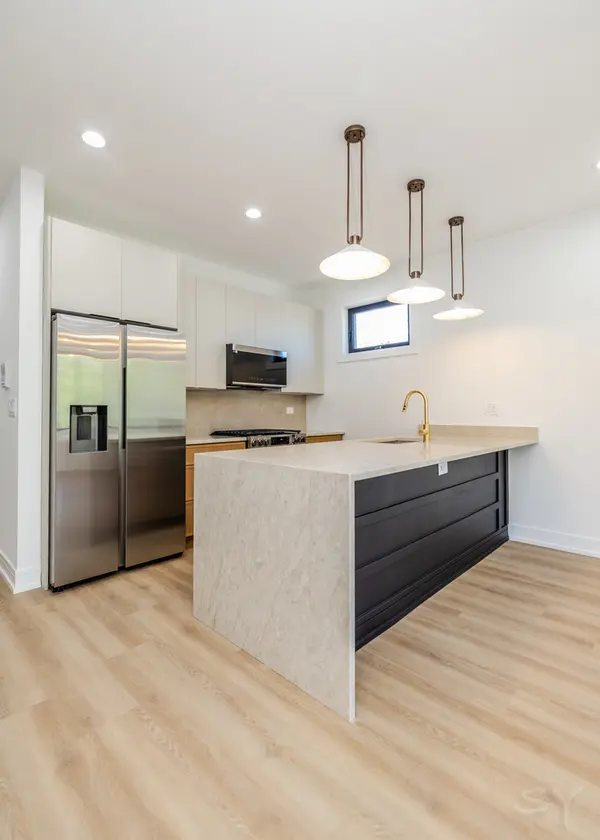 3327 W Division ST #2, Chicago, IL 60651