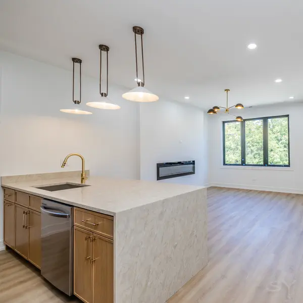 3327 W Division ST #2, Chicago, IL 60651