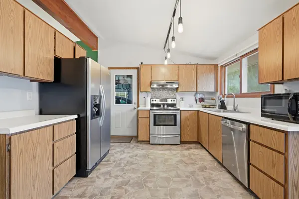 1956 Tilbury RD, Waterloo, IA 50701