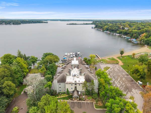 2670 Commerce BLVD #102, Mound, MN 55364