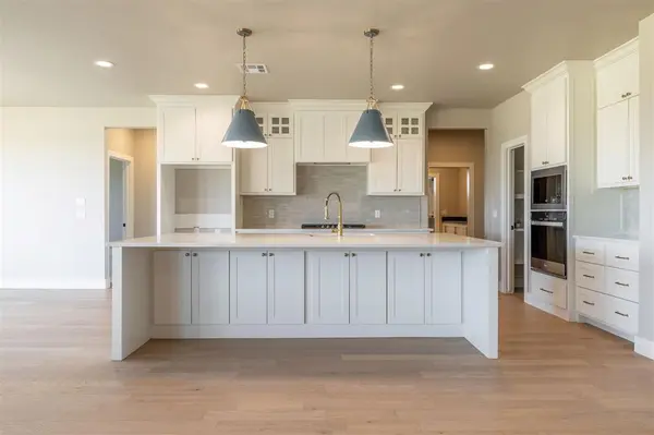 6721 Lake View CT, Cashion, OK 73044