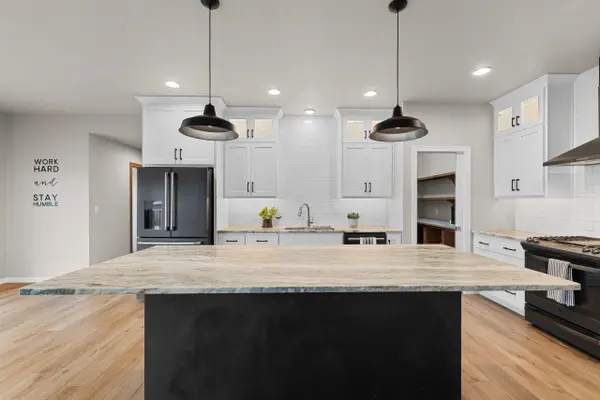 928 MENDOTA DR, Green Bay, WI 54311