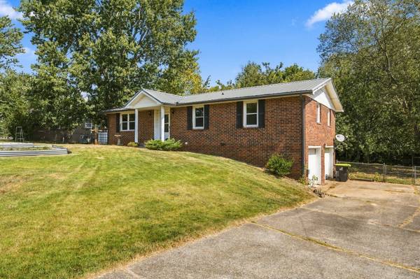 1586 Blackberry Pl, Clarksville, TN 37042