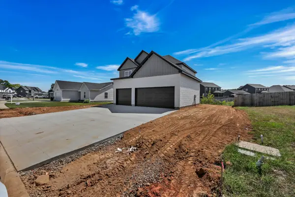130 Monaghan Dr, Clarksville, TN 37042