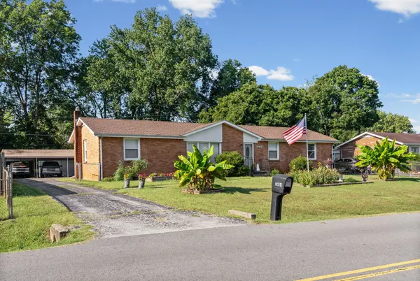 2404 Green Acres Dr, Clarksville, TN 37042