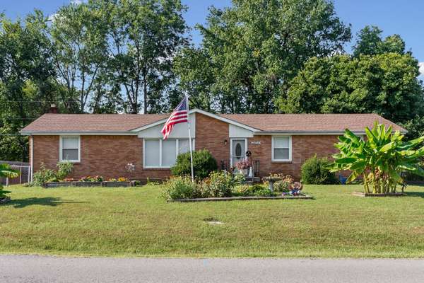 2404 Green Acres Dr, Clarksville, TN 37042
