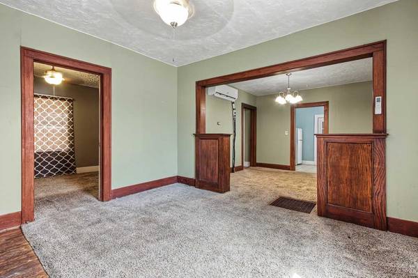 128 N Sedgwick St, Wichita, KS 67203